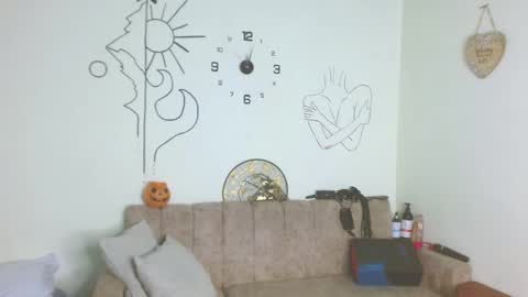 Snapshot of cinna__ chatting on 11.02.25 cinna__ online show from 11.02.25