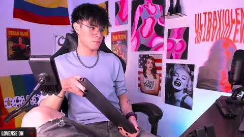 Snapshot of cinnamon_boyxxx chatting on 01.07.25 David     Independent Model online show from 01.07.25