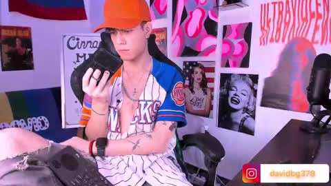 Snapshot of cinnamon_boyxxx chatting on 02.11.25 David     Independent Model online show from 02.11.25