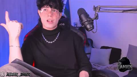 Snapshot of cinnamon_boyxxx chatting on 09.19.25 David     Independent Model online show from 09.19.25