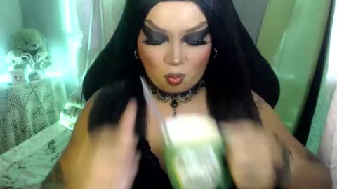 QUEEN CESS online show from 06.08.26