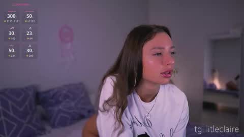 Snapshot of claire_amoure chatting on 09.13.25 Claire online show from 09.13.25