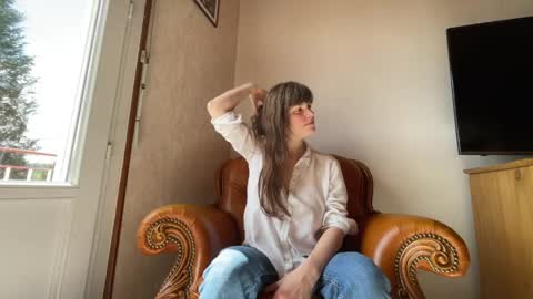 Claire Moulin online show from 04.14.26