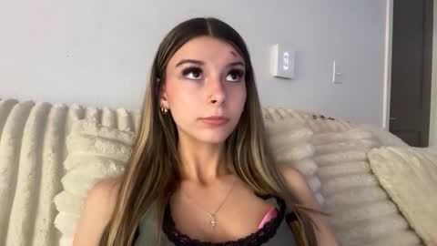 Snapshot of clairewalkerr chatting on 11.14.25 clairewalkerr online show from 11.14.25