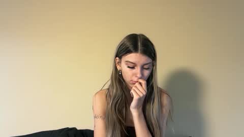 Snapshot of clairewalkerr chatting on 11.29.25 clairewalkerr online show from 11.29.25