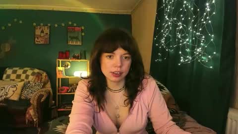 Snapshot of clancyosbourne chatting on 02.15.26 Clancy online show from 02.15.26