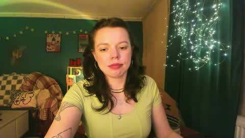 Snapshot of clancyosbourne chatting on 04.06.26 Clancy online show from 04.06.26