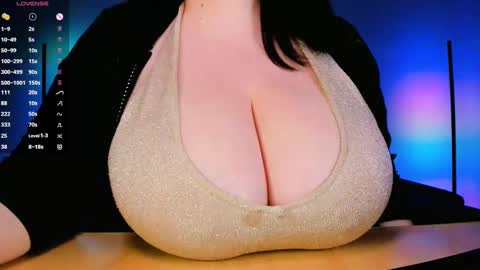 Clara  online show from 03.06.25