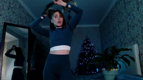 Clara online show from 01.08.25