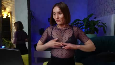 Snapshot of clara_bendover chatting on 04.03.26 Clara online show from 04.03.26