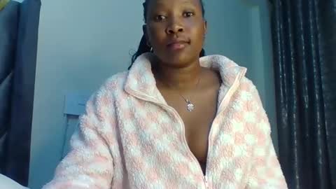 Snapshot of clarah11 chatting on 02.25.26 clara11 online show from 02.25.26