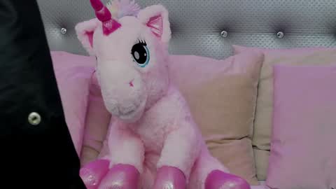Snapshot of clarahazell chatting on 12.30.24 ClaraHazel online show from 12.30.24