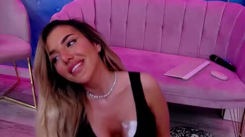 Snapshot of clarahazell chatting on 03.02.25 ClaraHazel online show from 03.02.25