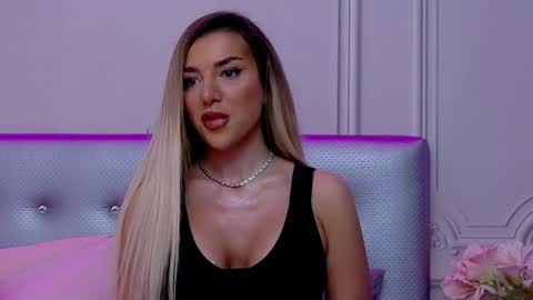 Snapshot of clarahazell chatting on 03.05.25 ClaraHazel online show from 03.05.25