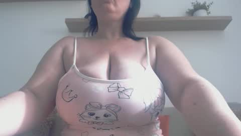 Snapshot of claralollipop chatting on 04.15.26 Clara online show from 04.15.26