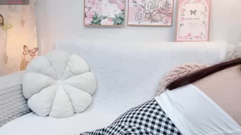 Snapshot of clari_yumi chatting on 04.28.26 Clari online show from 04.28.26