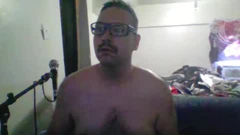 Snapshot of clark_kent1986 chatting on 04.19.26 clark_kent1986 online show from 04.19.26