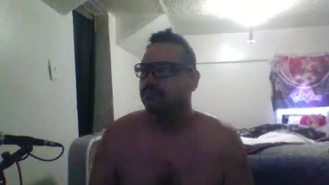 Snapshot of clark_kent1986 chatting on 04.21.26 clark_kent1986 online show from 04.21.26