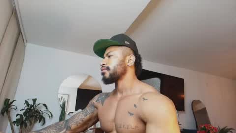 Snapshot of clark_strong chatting on 04.16.26 clark_strong online show from 04.16.26