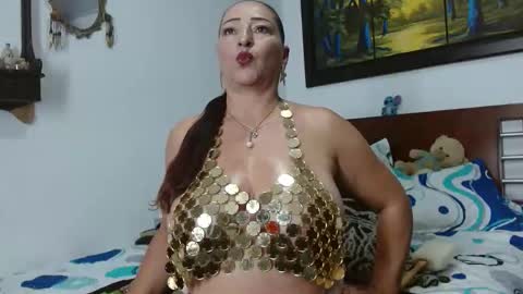 claudiaa_broke online show from 06.10.26
