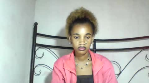Snapshot of claudiannah chatting on 05.25.26 claudianne online show from 05.25.26