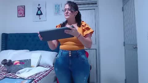 Snapshot of clayr_rosse chatting on 06.30.26 Clayr online show from 06.30.26