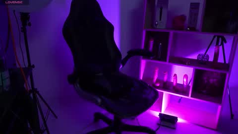 Cleo Adams online show from 03.04.26