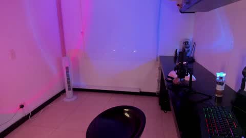 Snapshot of cleo_dblue chatting on 12.16.24 online show from 12.16.24