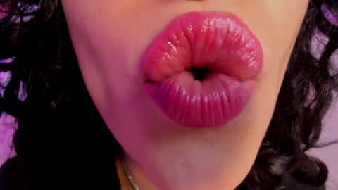 Snapshot of cleo_foxx chatting on 04.21.26 Cleo online show from 04.21.26