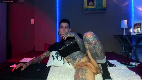 Snapshot of cleosexxx chatting on 03.21.26 cleo y maikol online show from 03.21.26