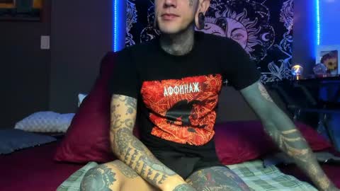 Snapshot of cleosexxx chatting on 04.21.26 cleo y maikol online show from 04.21.26