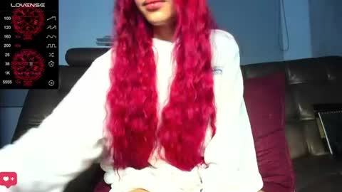 Snapshot of cleosexxx chatting on 07.20.26 cleo y maikol online show from 07.20.26