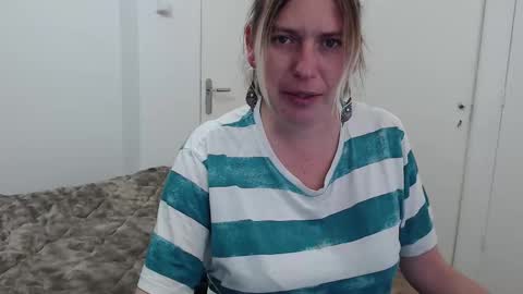 Syl  online show from 12.22.25