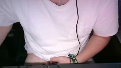 Snapshot of clluch95 chatting on 10.01.25 clluch95 online show from 10.01.25