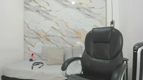 Cloe  online show from 07.25.26