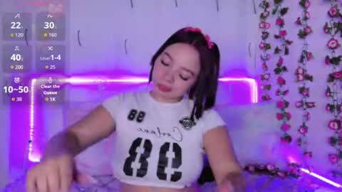 Snapshot of cloe_sweet18 chatting on 07.18.26 cloe_sweet18 online show from 07.18.26