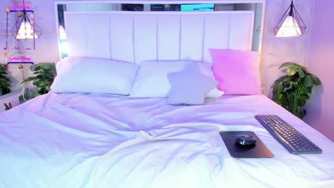 Cloe Harp  online show from 01.16.25