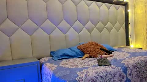 cloeygraweing online show from 10.10.25