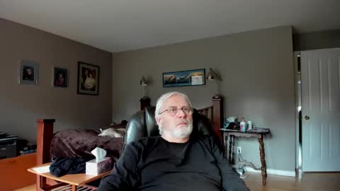 Snapshot of cloudalert62 chatting on 12.15.24 cloudalert62 online show from 12.15.24