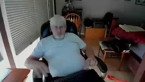 Snapshot of cloudalert62 chatting on 10.13.25 cloudalert62 online show from 10.13.25