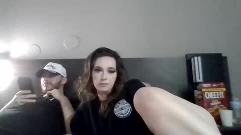 Snapshot of cloudyydayzz chatting on 04.29.26 tallhungandcloudy online show from 04.29.26