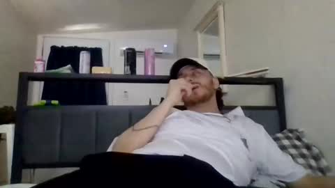 Snapshot of cloudyydayzz chatting on 05.08.26 tallhungandcloudy online show from 05.08.26