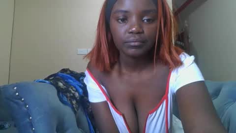 Snapshot of coastal_baddie chatting on 05.25.26 Ninah online show from 05.25.26