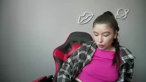 Snapshot of cocoberry1 chatting on 02.19.26 cocoberry1 online show from 02.19.26