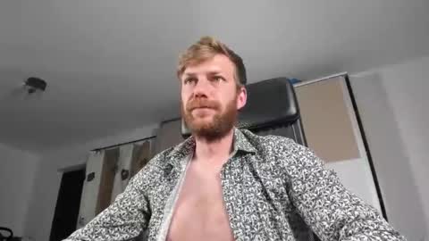 Snapshot of cocojambo04 chatting on 05.22.26 Nicholas online show from 05.22.26