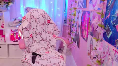 Mia online show from 02.12.26