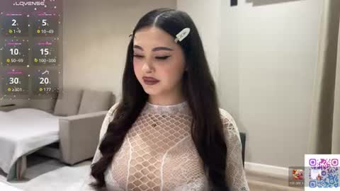 Snapshot of coffee_wihtout_milk chatting on 06.16.26 Yumi online show from 06.16.26