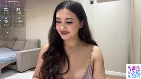 Snapshot of coffee_wihtout_milk chatting on 06.17.26 Yumi online show from 06.17.26