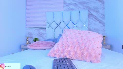 colett online show from 04.17.26