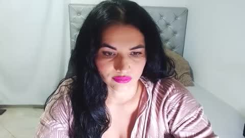 Snapshot of colombi4spice chatting on 09.25.25 viviana online show from 09.25.25